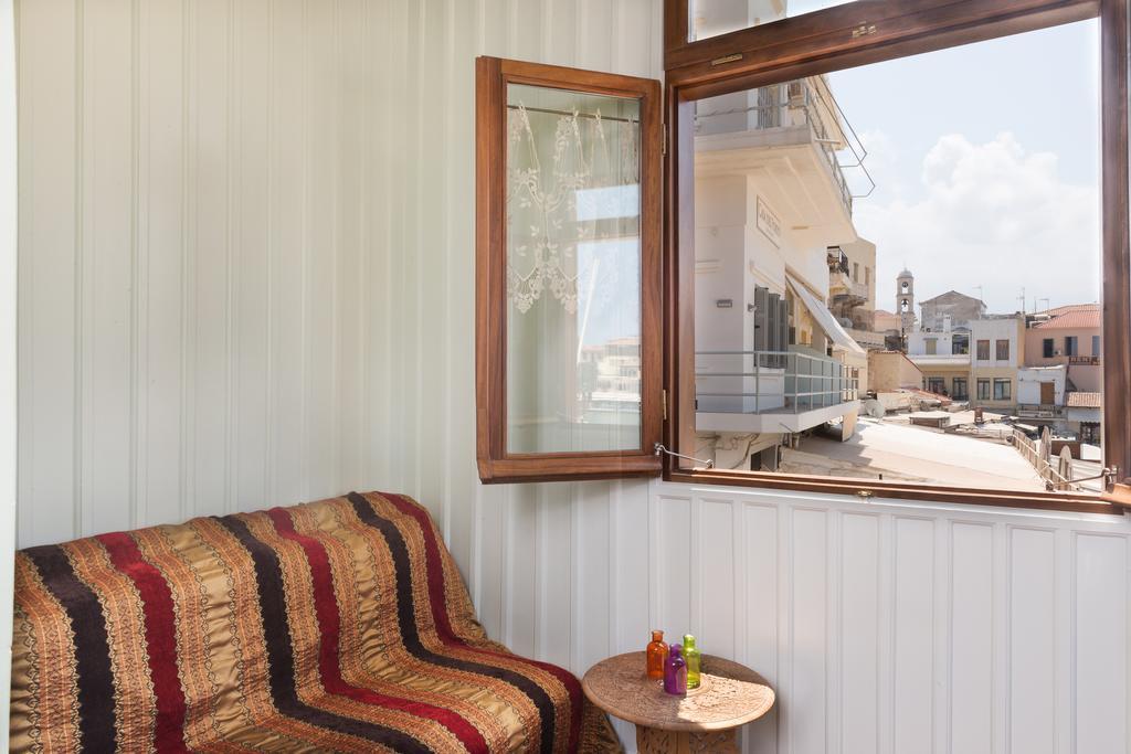 Plaza Apartment Chrissi Akti Chania Exterior foto